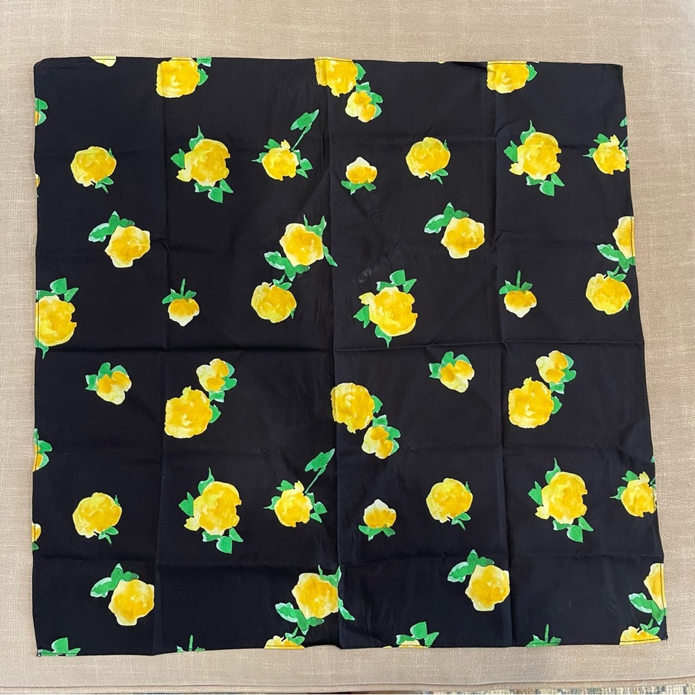 Lemlem bandana scarf black with yellow flowers 🌼